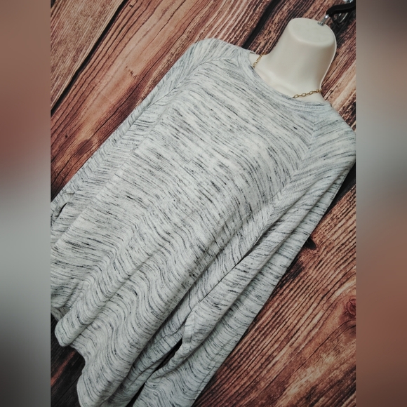 Aerie Gray Long Sleeve Casual Sweater Size Small Oversized - Picture 2 of 6